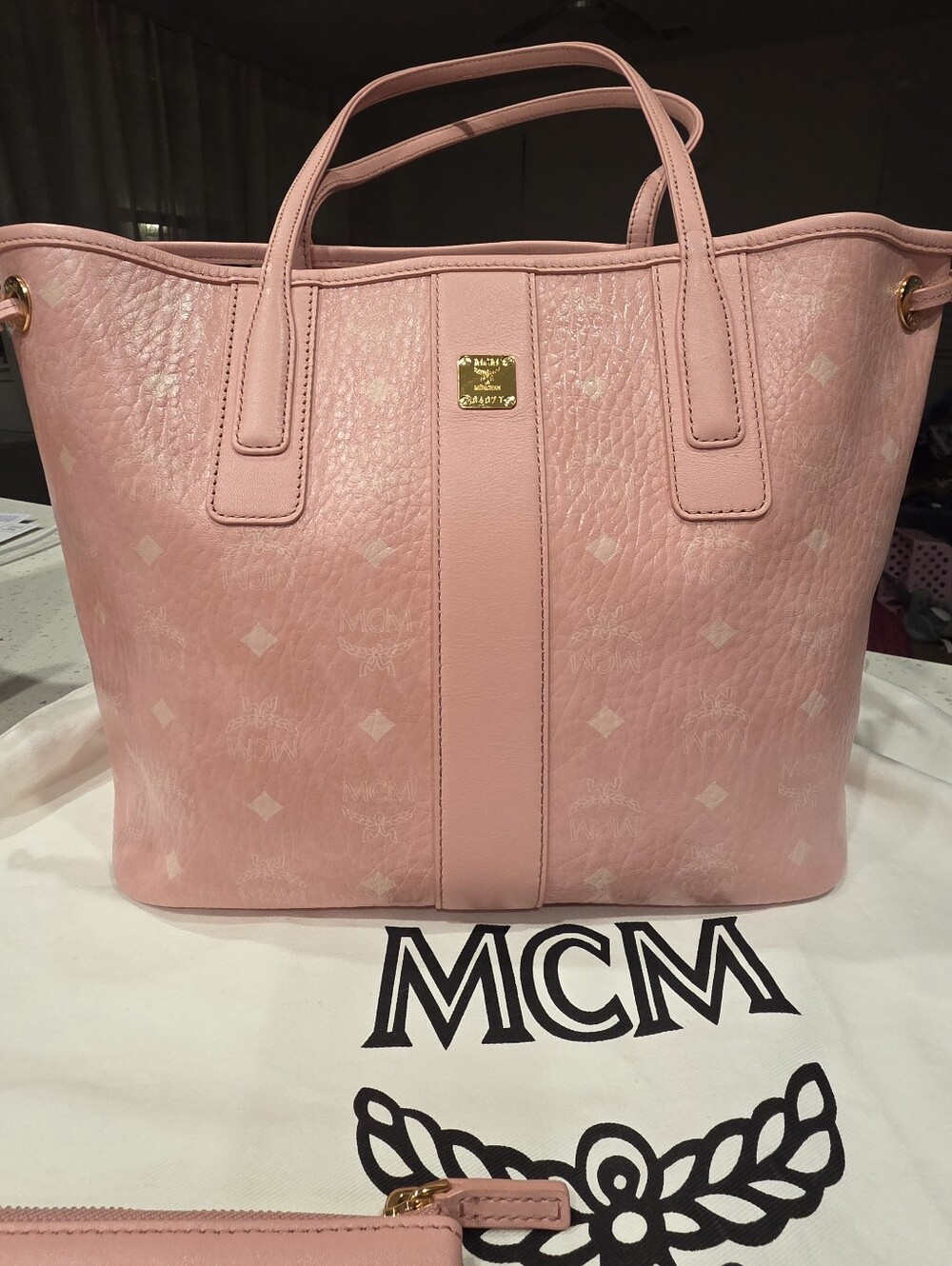 🎀✨️ MCM Pink Leather Tote with Matching Wristlet✨️🎀 - Picture 7 of 12